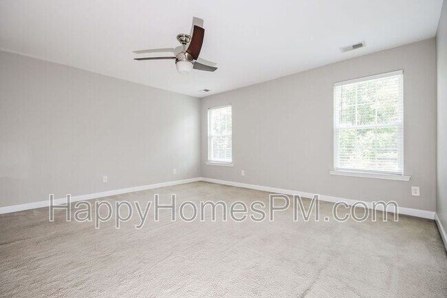 Building Photo - 233 Maywood Drive