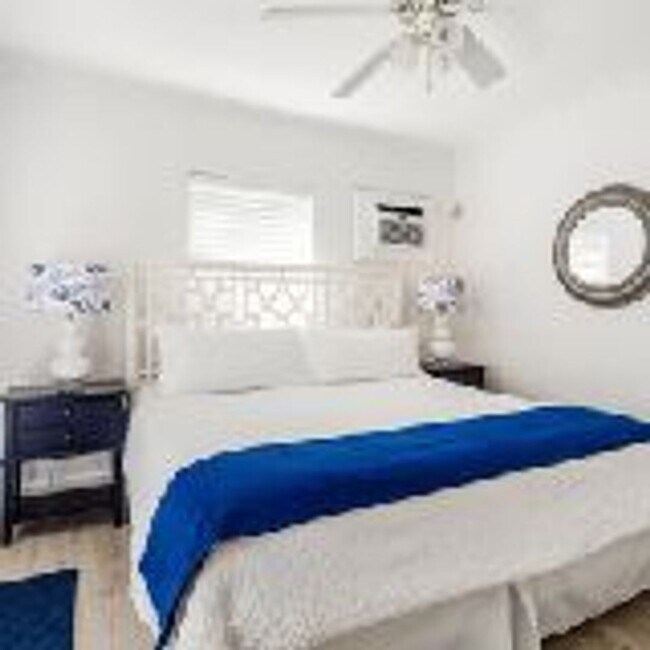 Building Photo - Beautiful Condo with Private Hot Tub!