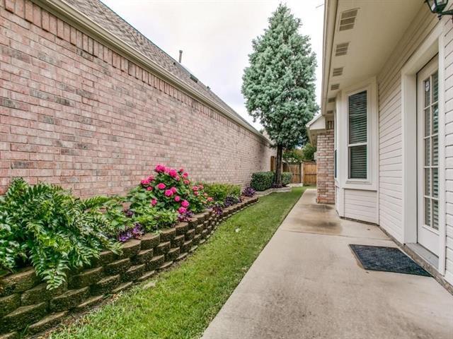 Building Photo - 8421 Gateway Dr