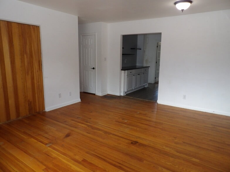 Building Photo - 1333 Yuma St