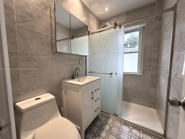 Building Photo - 2309 Van Buren St