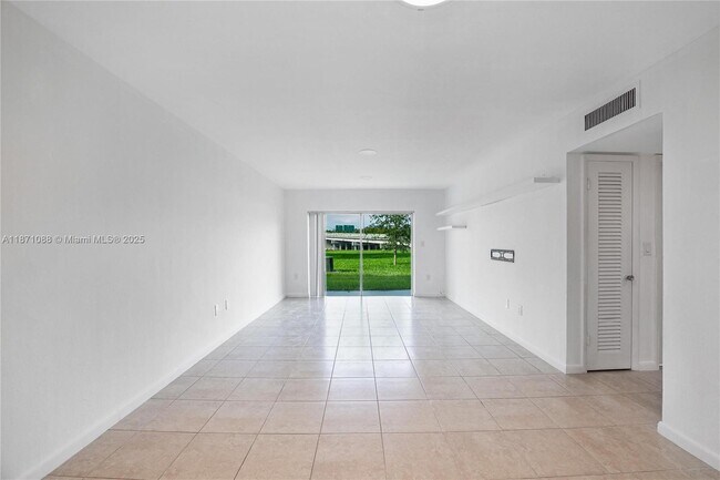 Building Photo - 7660 SW 82nd St