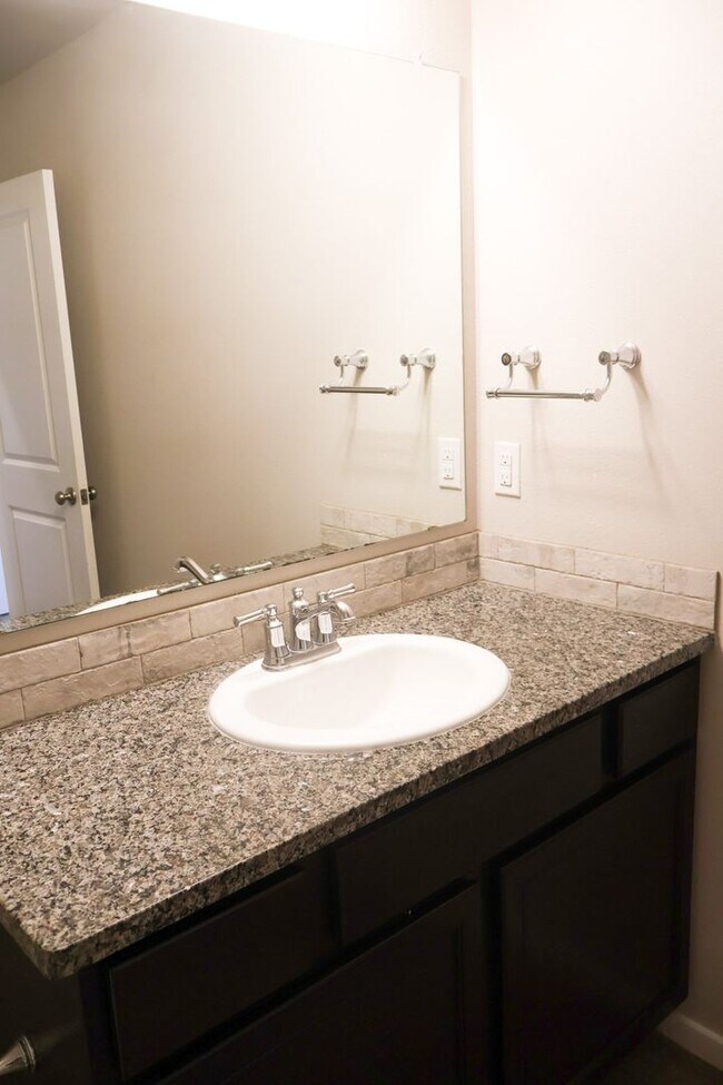 Building Photo - Upland Heights- 7043