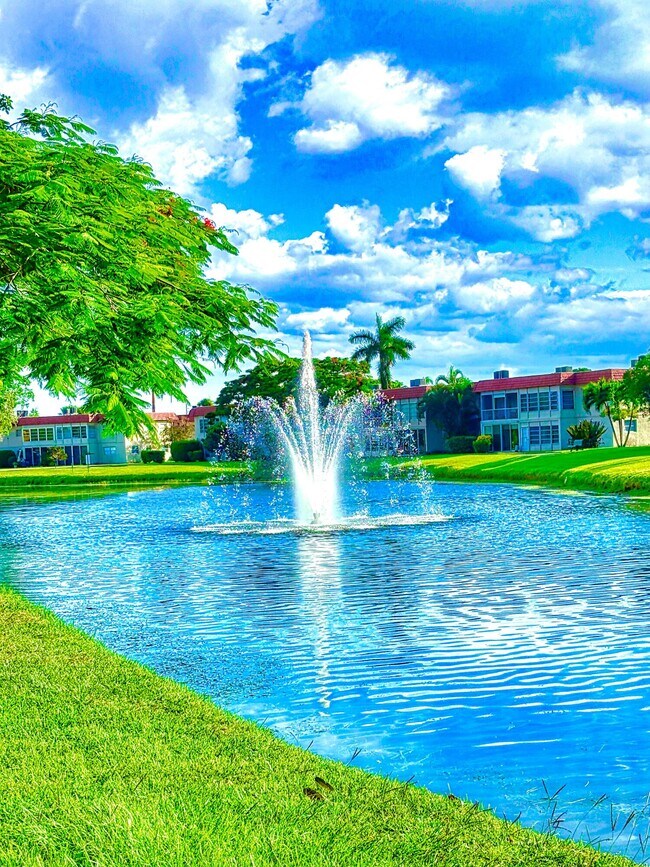 Building Photo - 14623 Bonaire Blvd