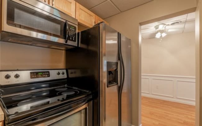 Building Photo - 38465 North Ln