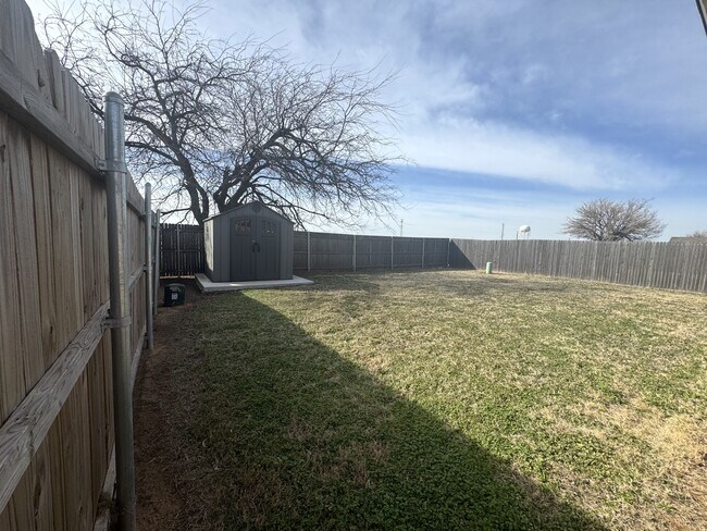 Building Photo - 9009 Yassir Blvd