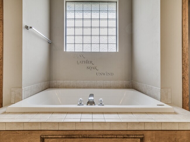 Building Photo - Fenwick Garden Village + Gated Community i...