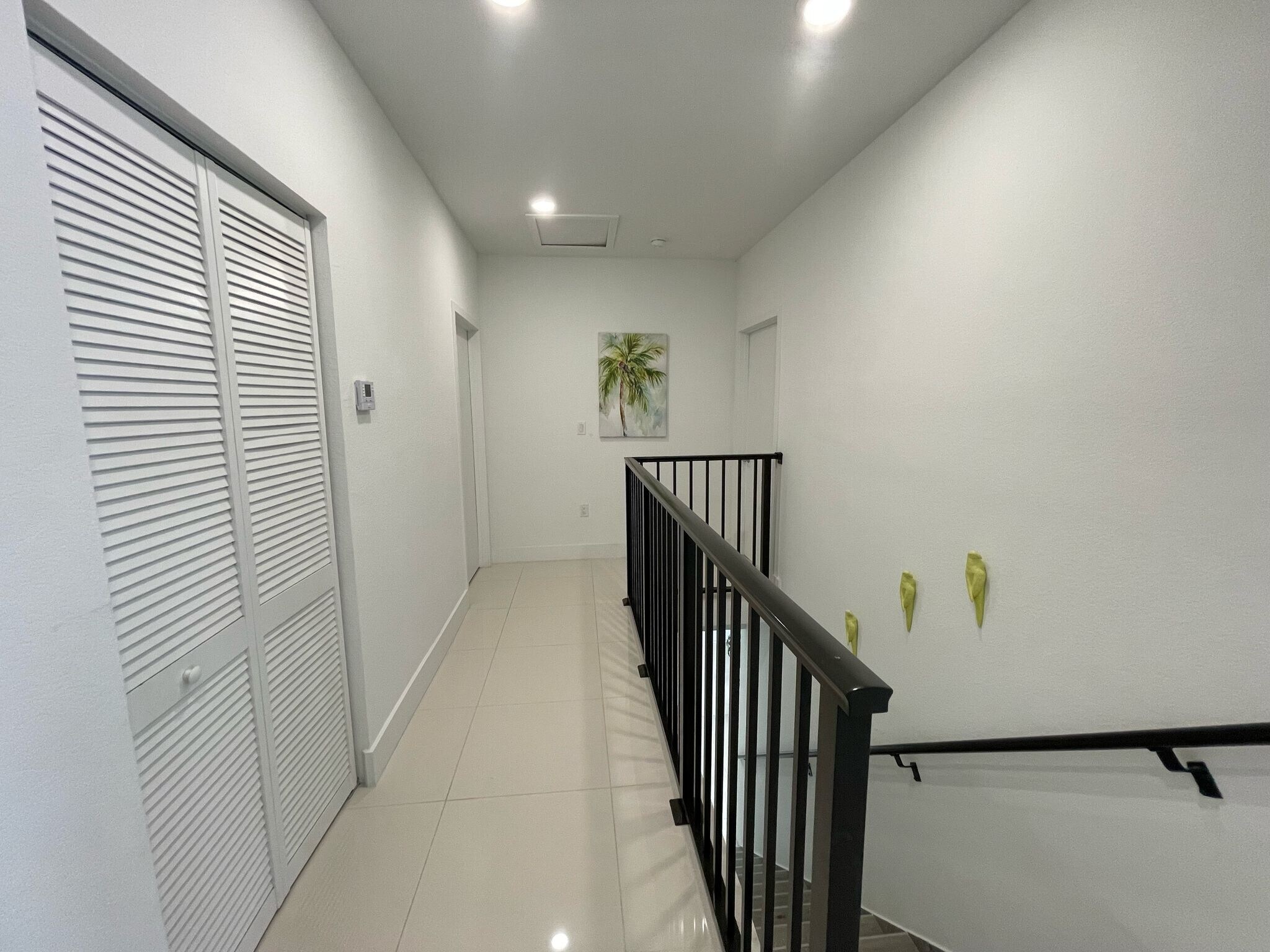 Building Photo - 221 NW 12th Ct