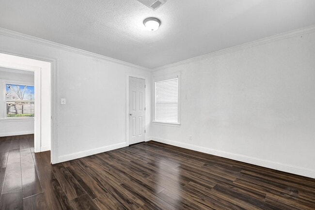 Building Photo - 1301 Avenue I