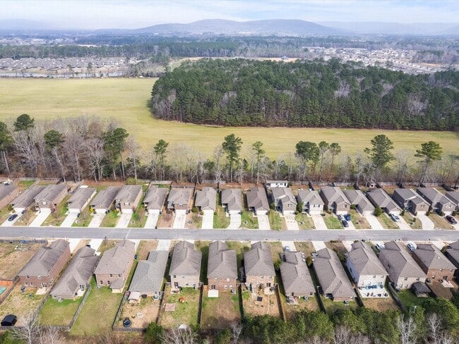 Building Photo - 208 Sedgewick Dr