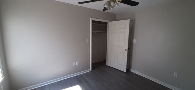 Building Photo - 119 Autumn Cove