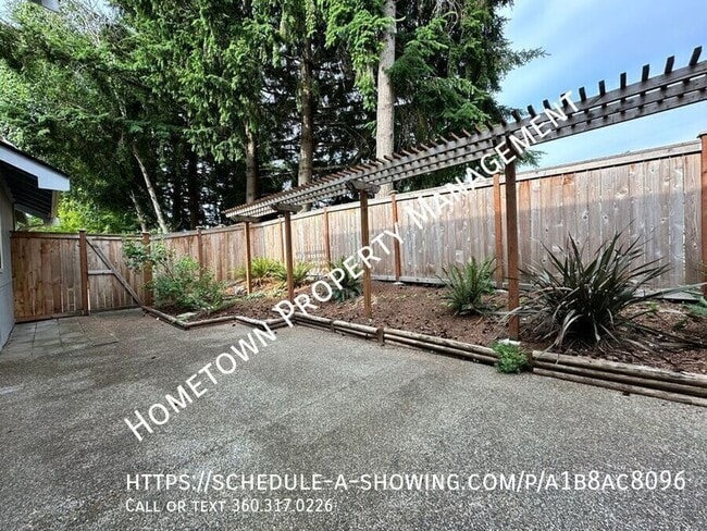 Building Photo - 4403 Chardonnay Dr SE