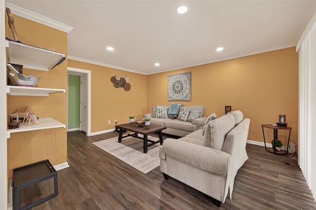 Building Photo - 3934 W Alabama St