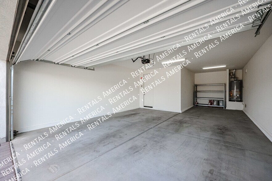 Building Photo - 18164 N Bell Pointe Blvd