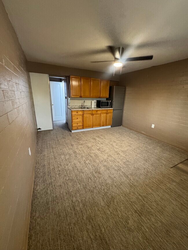 Building Photo - Twin Pines Apartments