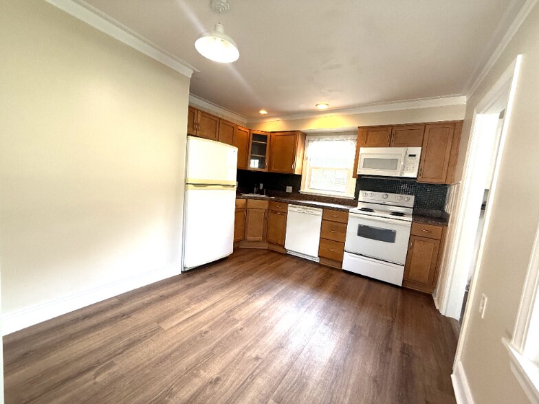 Building Photo - 11702 Kings Ln