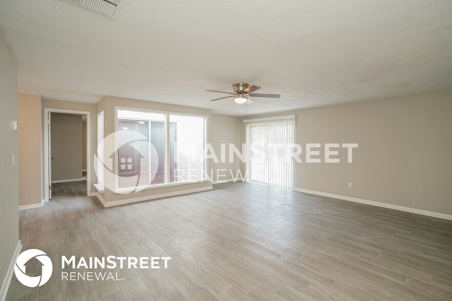 Building Photo - 970 Dostie Cir