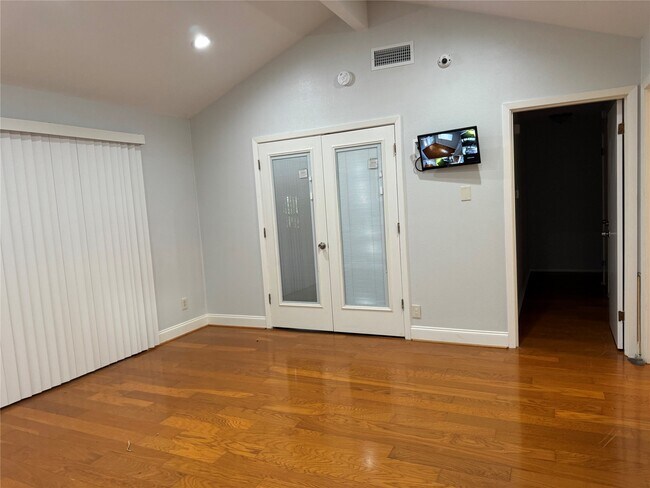 Building Photo - 12119 Dunlap St