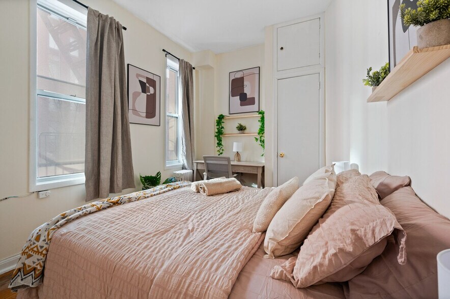 Building Photo - 1762 2nd Ave