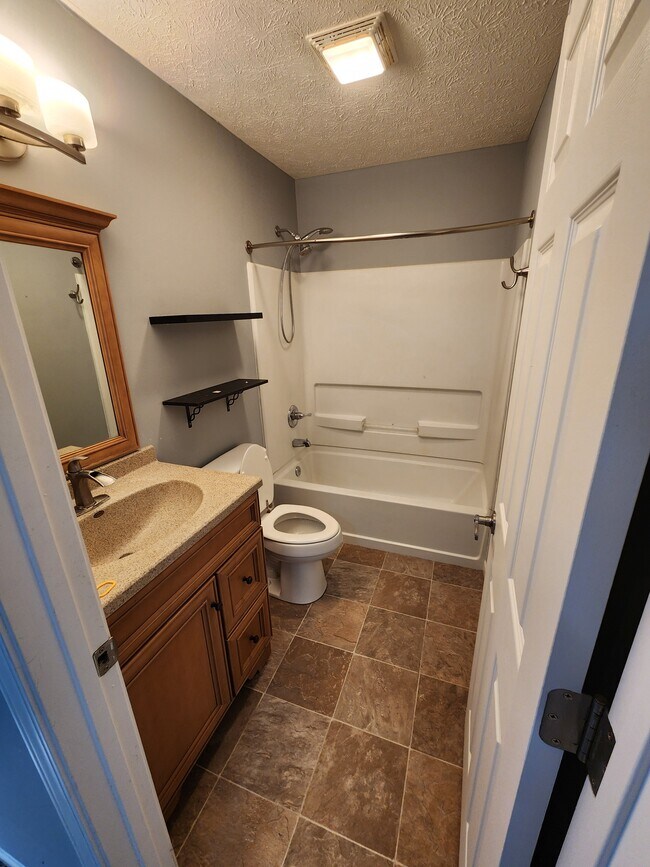 Building Photo - 8213 Briarhill Lane