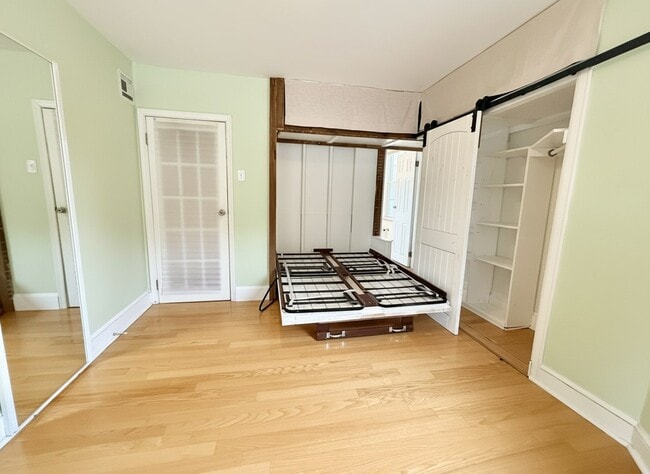 Building Photo - 2714 South St