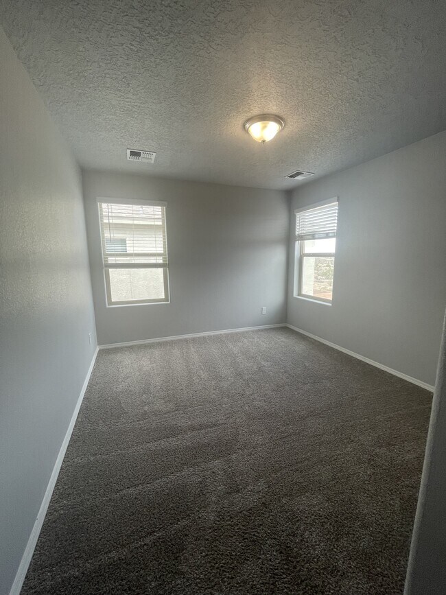 Building Photo - 4839 Blackburn Rd NE