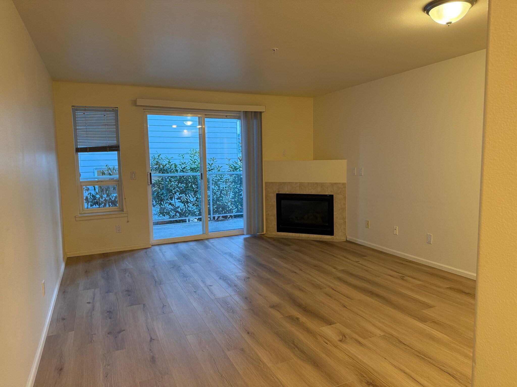 Building Photo - 559 McGraw St