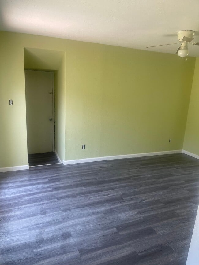 Building Photo - 204 South St