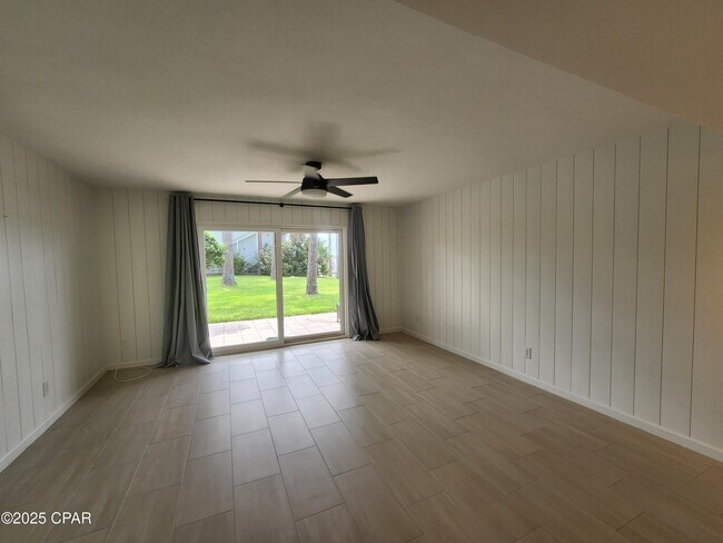 Building Photo - 6901 N Lagoon Dr