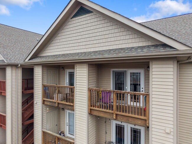 Building Photo - 1131 Harts Ridge Dr