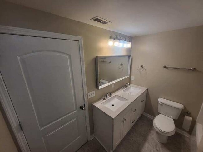 Building Photo - 309 W Martin St