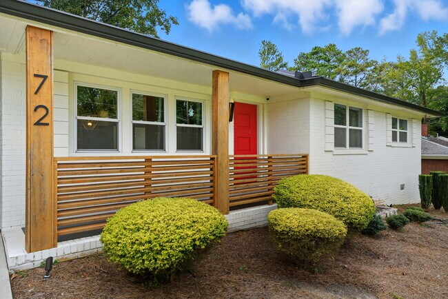 Building Photo - 72 Douglas Dr SE