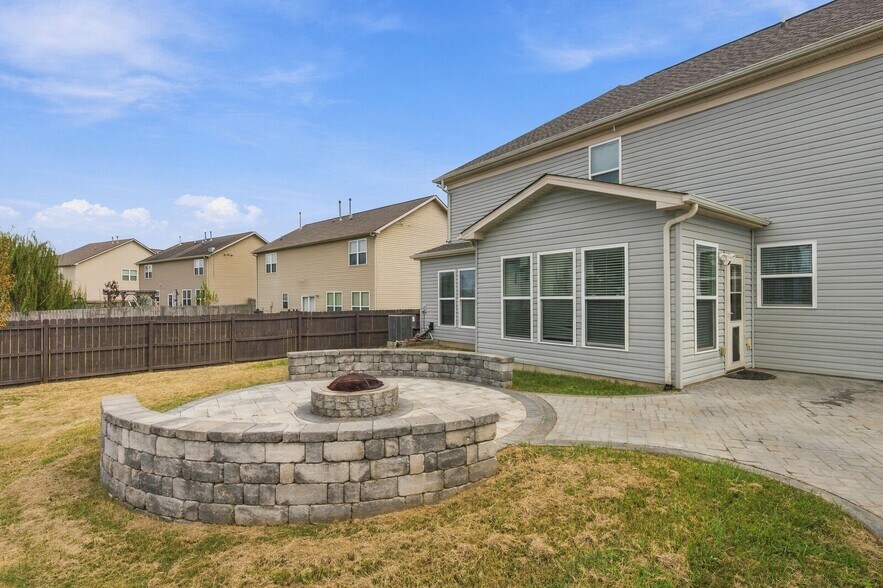 Building Photo - 132 Slaters Dr
