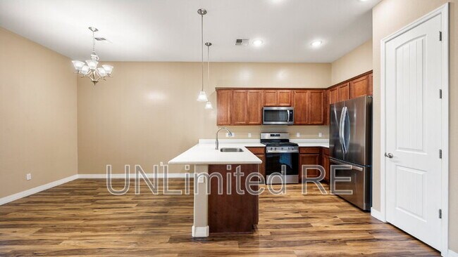 Building Photo - 5641 N Teaberry Ln