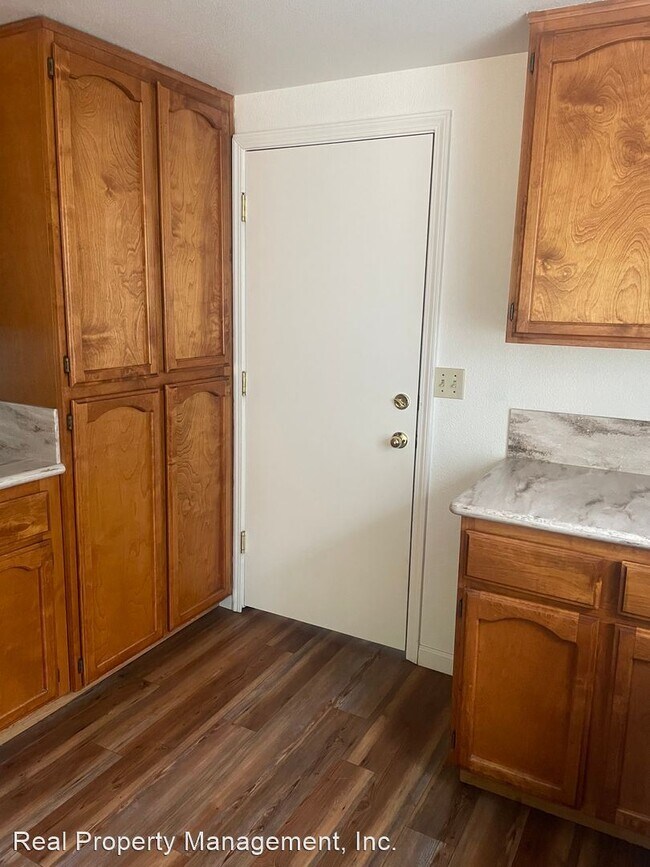 Building Photo - 4 br, 3 bath House - 525 Chancellor Blvd