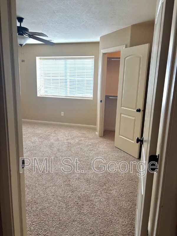 Building Photo - 340 1425 N St