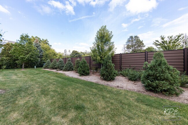 Building Photo - 2110 Weatherbee Ln