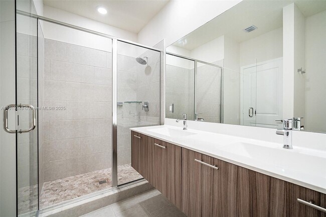 Building Photo - 10270 NW 66th St