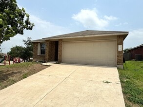 Building Photo - Beautifully 3 Bed, 2 Bath Renovated Home Near Austin – Spacious Layout & Community Perks