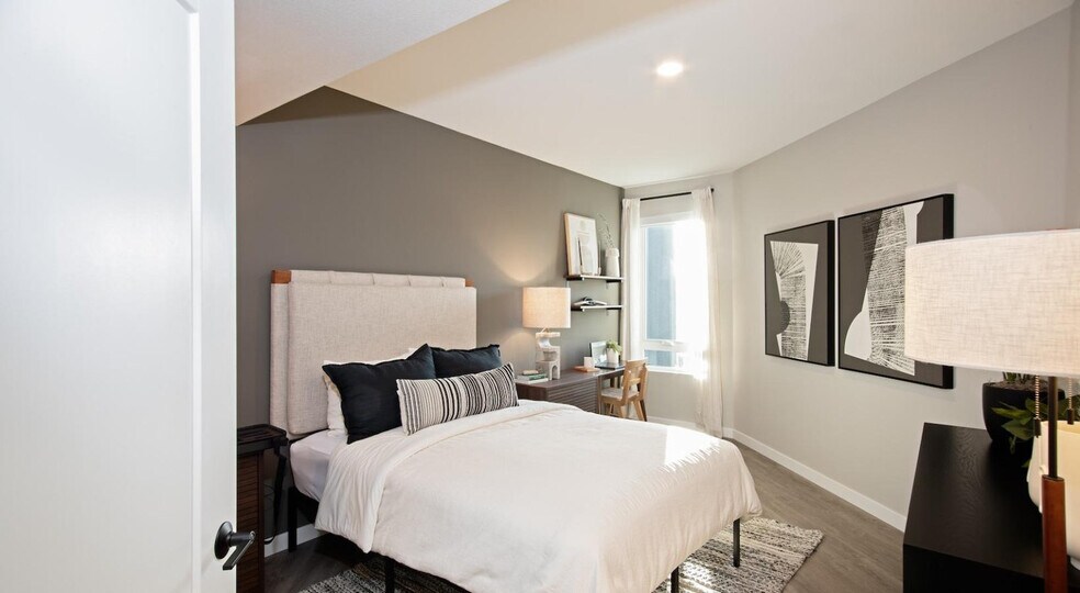Building Photo - 3580 Rambla Pl
