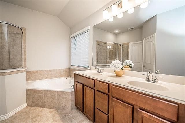 Building Photo - 1020 Rose Garden Dr