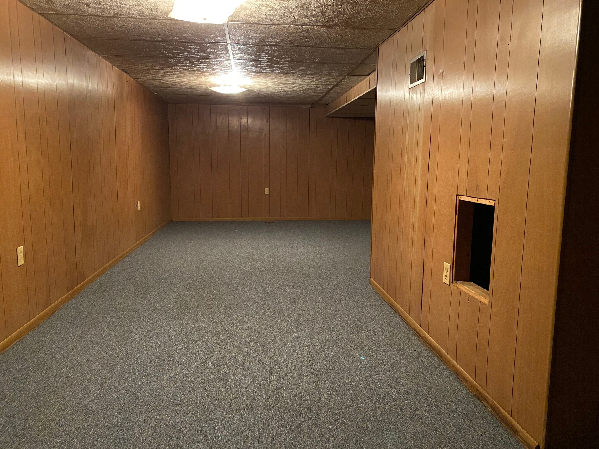 Building Photo - 3933 Clareridge Dr