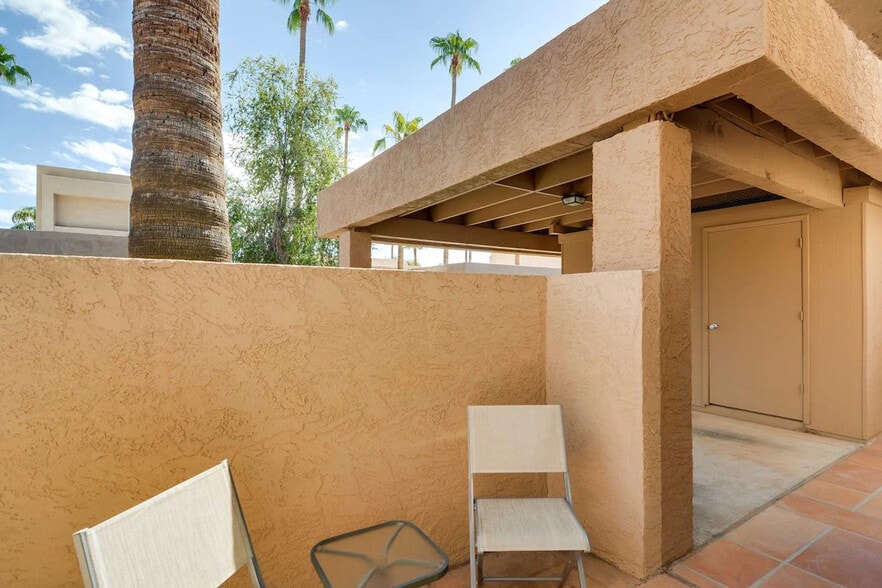 Building Photo - 445 S Desert Palm