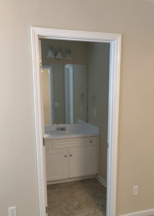 Building Photo - 16210 Stone Ridge Pkwy