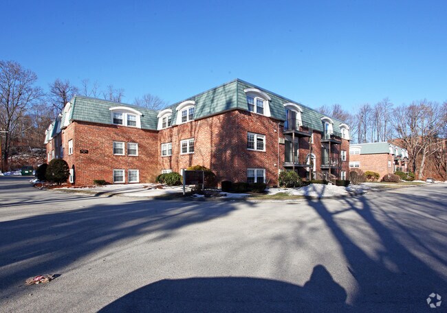 80 Locust Ave - Catawba Apartments