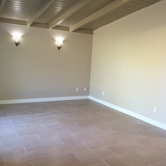 Building Photo - Charming Detached Home