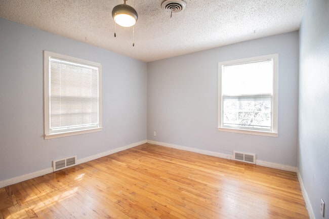 Building Photo - 3214 27th St