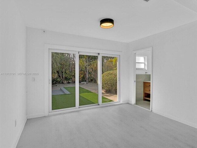 Building Photo - 9324 Byron Ave