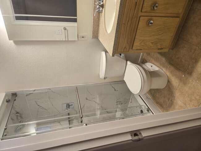 Building Photo - 1719 N Circle Dr