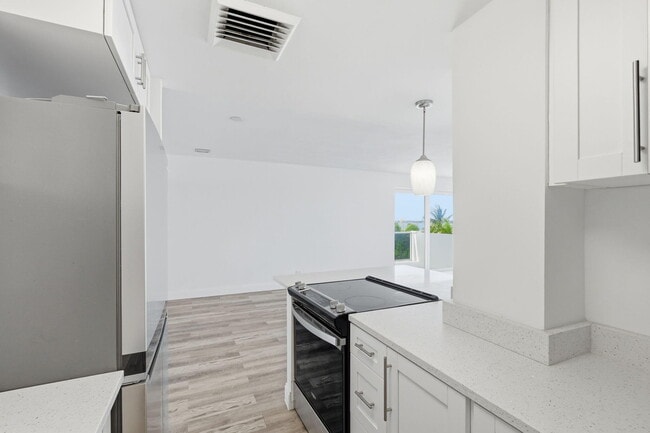 Building Photo - 2800 N Flagler Dr